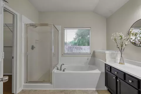 Bath - 631 Timberstand Ln, Spring, TX 77373 photo 2 of 3