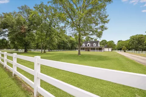 9064 Grand Lake Estates Dr, Montgomery, TX 77316