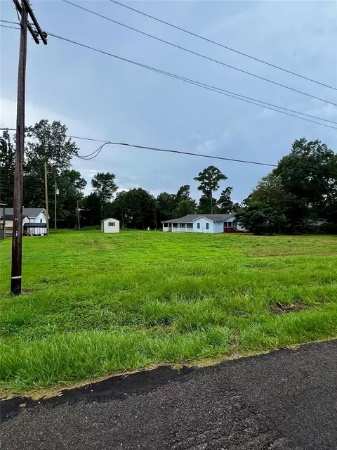 663 Indian Hill Blvd, Livingston, TX 77351