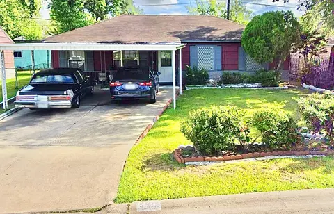 5011 Northridge Dr, Houston, TX 77033