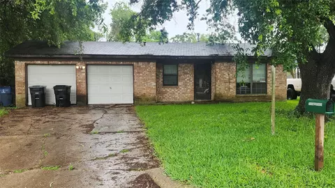 509 Debbie Ln, Alvin, TX 77511