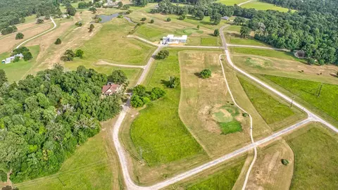 1 Springs Rd, Trinity, TX 75862 photo 4