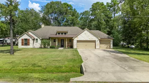 26806 Winding River Trl, Huffman, TX 77336