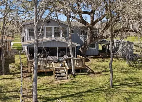 909 Private Road 652, Sargent, TX 77414