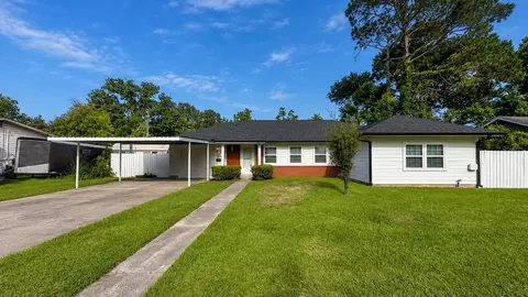 108 Britton Dr, Silsbee, TX 77656