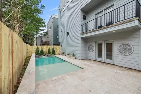 5205 Rose St #B, Houston, TX 77007