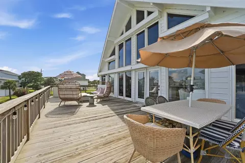 13839 Pirates Beach Blvd, Galveston, TX 77554