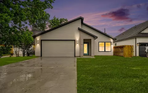 708 S Carroll St, La Porte, TX 77571
