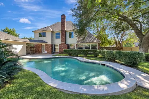 15403 Willow Shores Dr, Houston, TX 77062