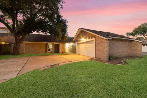 15824 Boulder Oaks Dr, Houston, TX 77084