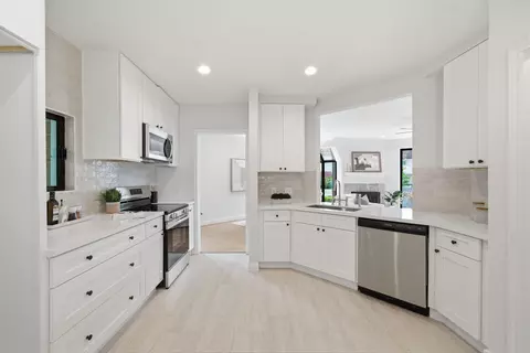 1723 Enterprise Ave, League City, TX 77573