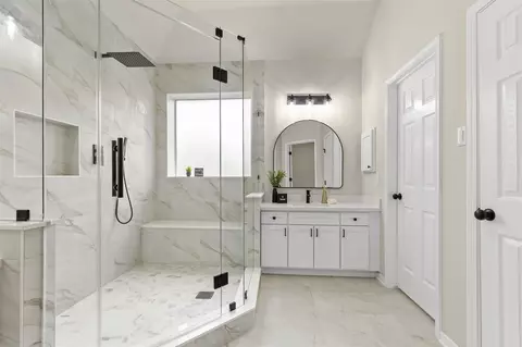 Bath - 19111 Emory Trl, Spring, TX 77388 photo 4 of 6