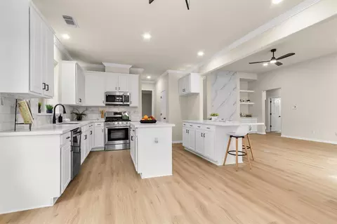 Kitchen - 19111 Emory Trl, Spring, TX 77388 photo 6 of 6