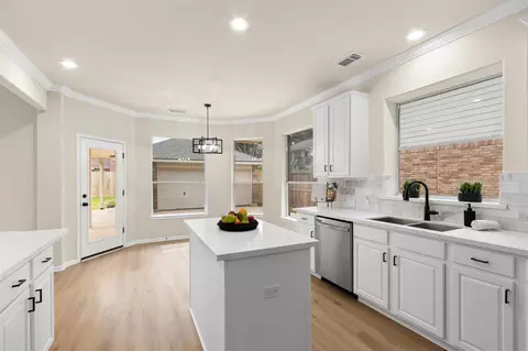 Kitchen - 19111 Emory Trl, Spring, TX 77388 photo 4 of 6