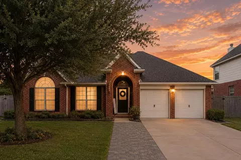5115 Arborwood Dr, League City, TX 77573