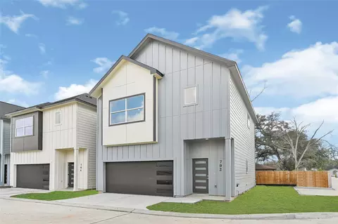 704 Savonna, Houston, TX 77076