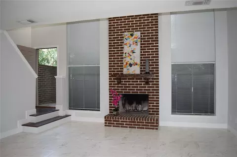 13776 Hollowgreen Dr #407, Houston, TX 77082