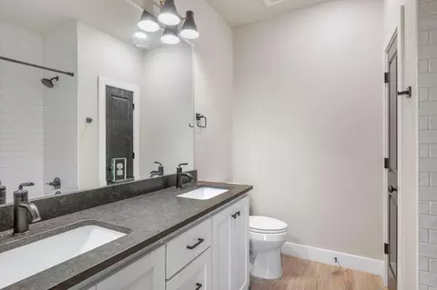 Bath - 10379 Bourbon Ln, Bryan, TX 77808 photo 5 of 5