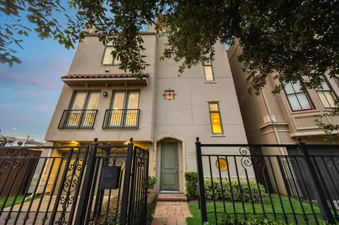 2006 Helena St, Houston, TX 77002