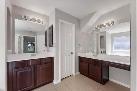 Bath - 4418 Bridgestone Cedar Dr, Spring, TX 77388 photo 3 of 4