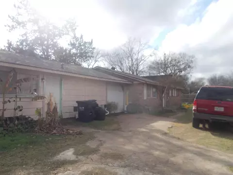 703-705 N Cottonwood St, Brenham, TX 77833