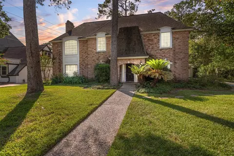 5611 Pebble Springs Dr, Houston, TX 77066