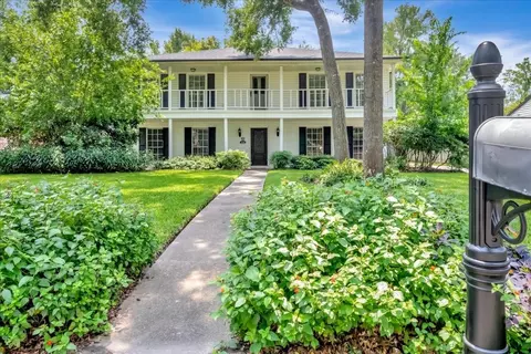 4026 Laurel Grove Dr, Taylor Lake Village, TX 77586