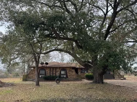 193 Charles St, Trinity, TX 75862
