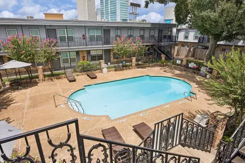 3131 Southwest Fwy #46, Houston, TX 77098
