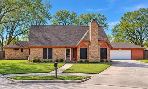 342 Swords Bend St, Stafford, TX 77477