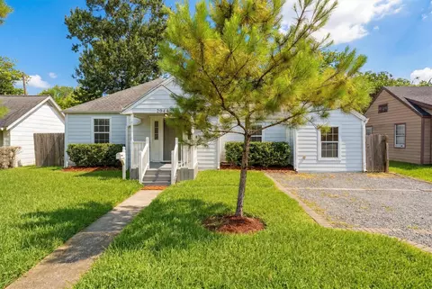 2044 Des Jardines St, Houston, TX 77023