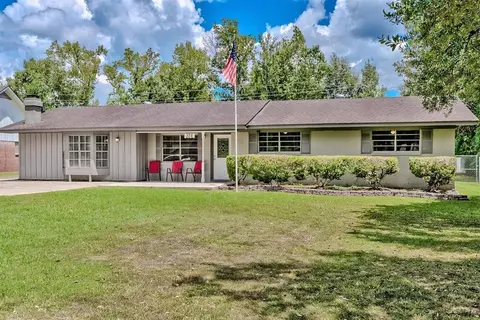 375 Neel Ave, Lumberton, TX 77657