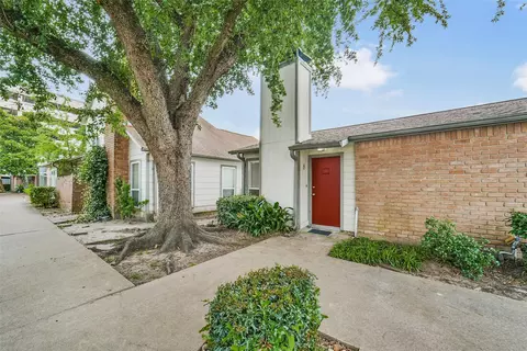 1917 Augusta Dr #A8, Houston, TX 77057