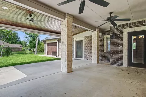 Exterior - 184 Bridgepoint, Onalaska, TX 77360 photo 4 of 9