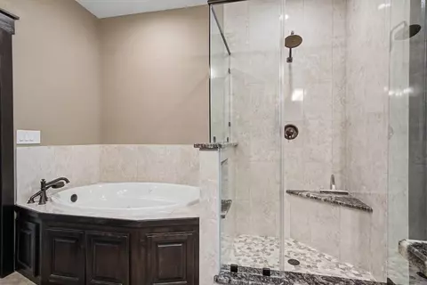 Bath - 184 Bridgepoint, Onalaska, TX 77360 photo 1 of 4
