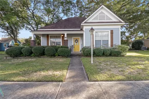 212 E Orange St, Angleton, TX 77515 photo 1