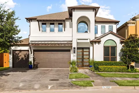 1847 Candlelight Place Dr, Houston, TX 77018