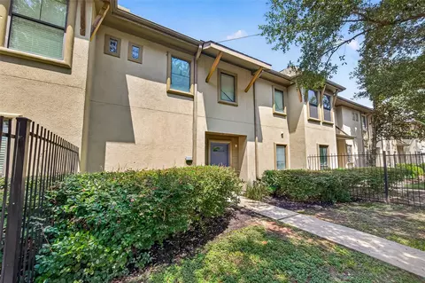 3410 St Emanuel St, Houston, TX 77004