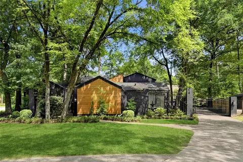 2701 Crossvine Cir, The Woodlands, TX 77380