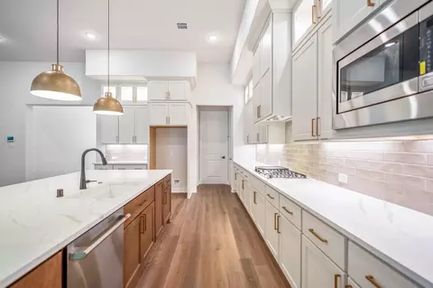 Kitchen - 209 Lilac Tree Ct, Willis, TX 77318 photo 4 of 4
