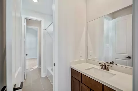 Bath - 209 Lilac Tree Ct, Willis, TX 77318 photo 5 of 7