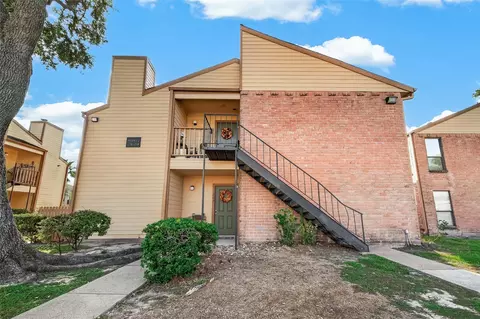 16111 Aspenglenn Dr #208, Houston, TX 77084