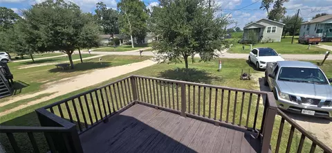 Exterior - 718 E Columbus Dr, Wharton, TX 77488 photo 3 of 4