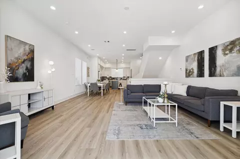 5609 Camino Encantado Dr, Houston, TX 77091