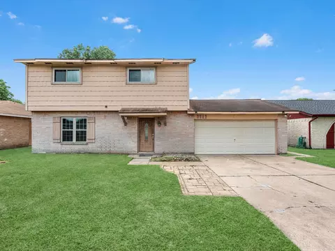 9912 Thrush St, La Porte, TX 77571