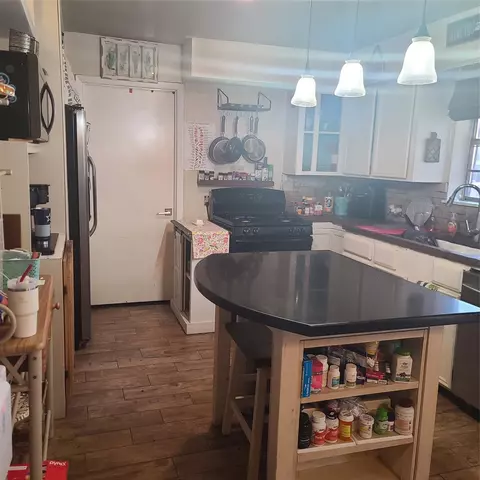Kitchen - 2891 Avenue M Extended, Conroe, TX 77301 photo 2 of 2