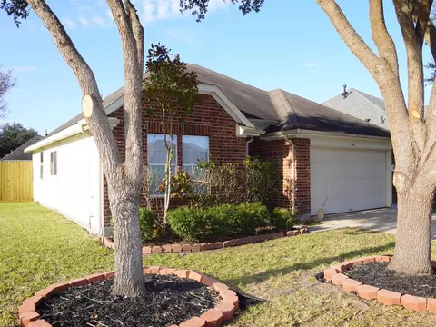 4007 Raspberry Ct, Dickinson, TX 77539 photo 1