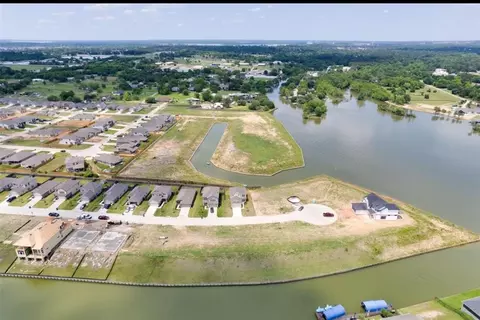 11020 N Lake Mist Ln, Willis, TX 77318