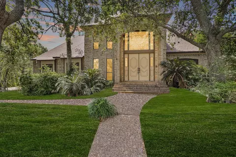 2607 Rip Van Winkle Dr, Pearland, TX 77581