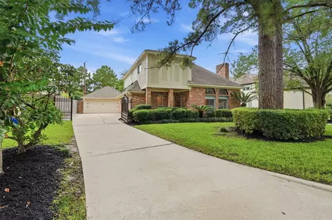 Exterior - 8310 Mentmore Dr, Spring, TX 77379 photo 3 of 7